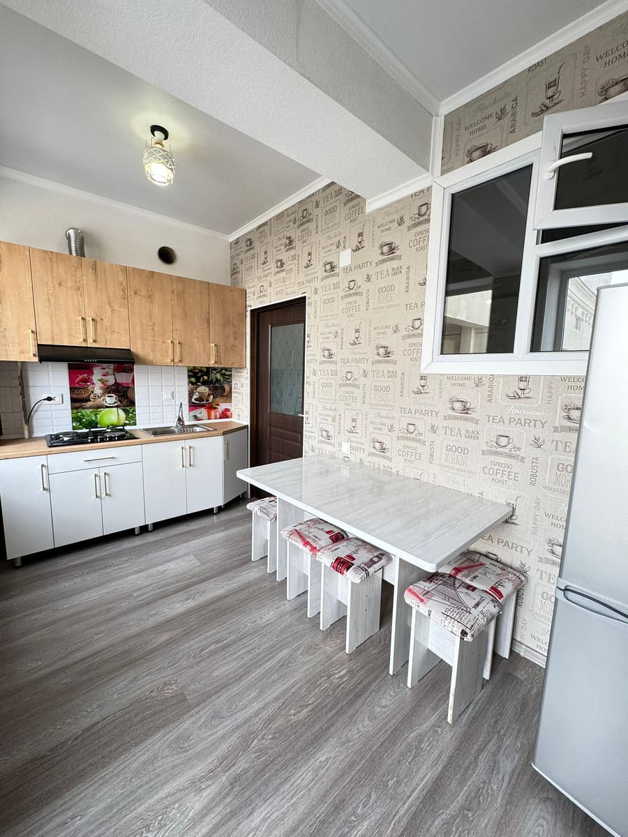 Apartment for rent at Zhumabeka 239, No. 168, Bishkek — photo 2